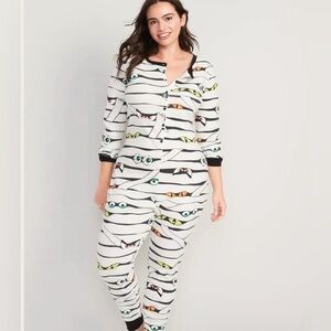 Old Navy Halloween Trick Or Treat Mummy Onesie One Piece Pajamas Costume NWT